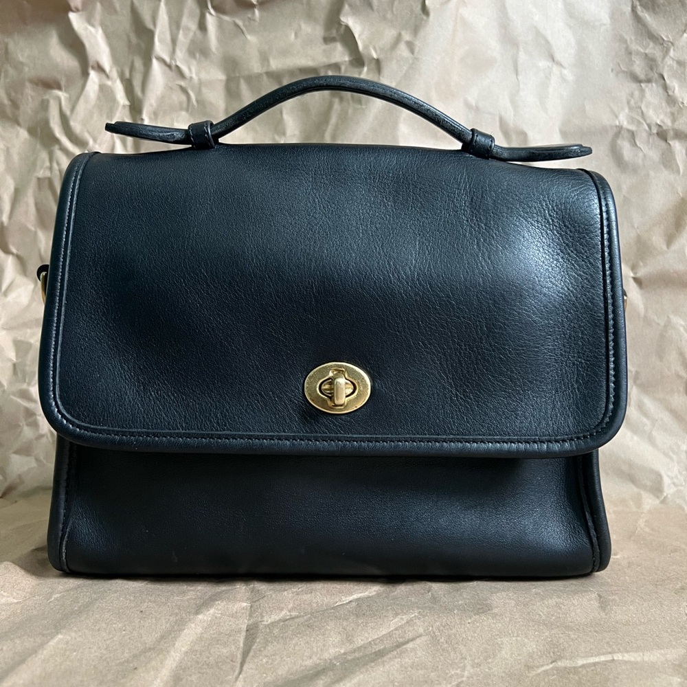 Vintage COACH Court Leather Brass Lock Purse